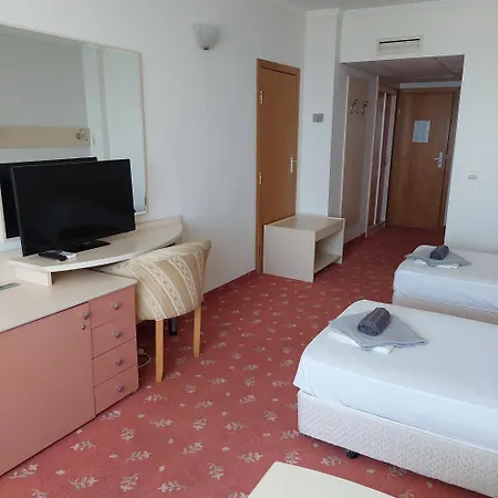 Family Gardia-kabakum Varna 9007 Хотел 3*